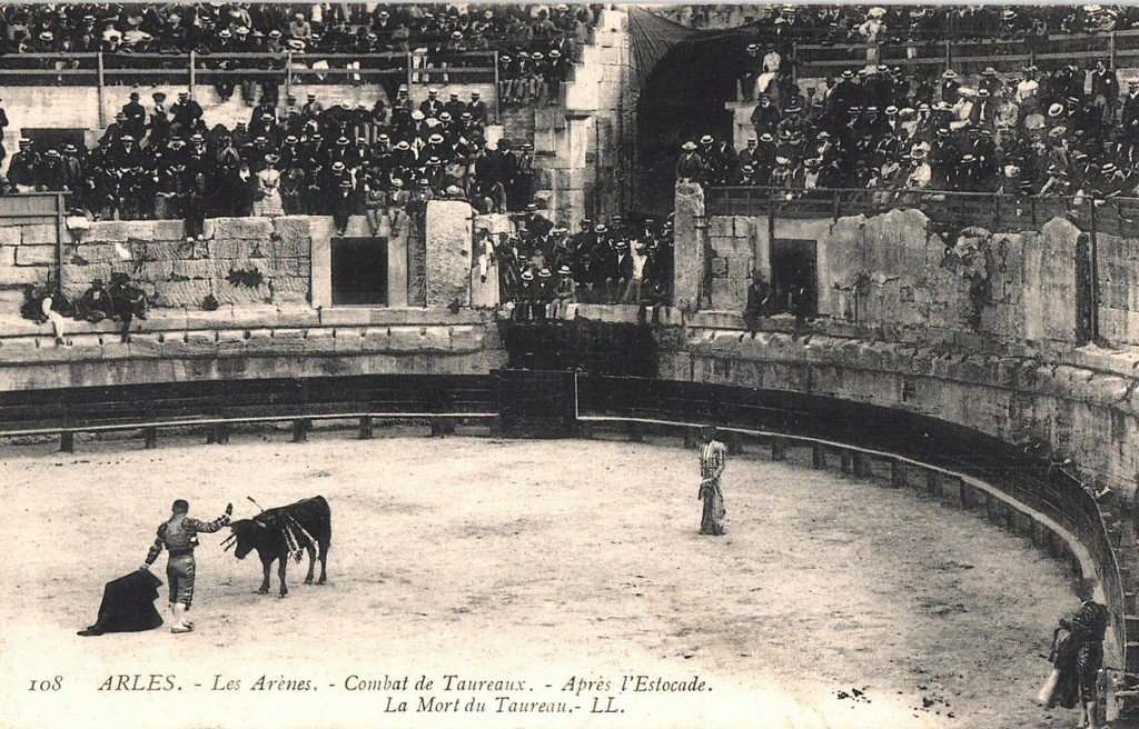 Arles 108 Arènes.jpg