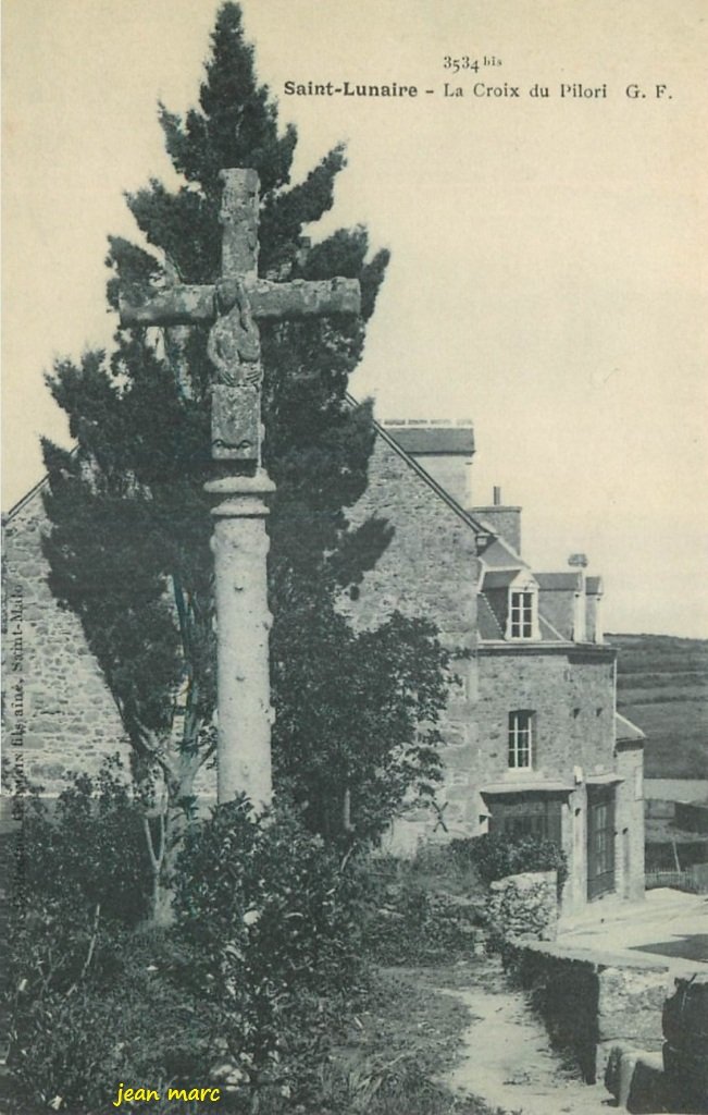 Saint-Lunaire - La Croix du Pilori.jpg