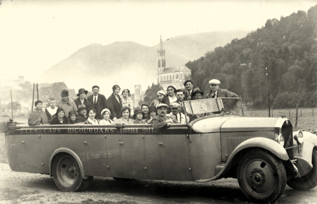 A Autocar Lourdes.jpg