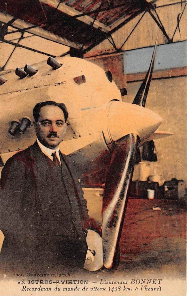 Bonnet Istres 25.jpg