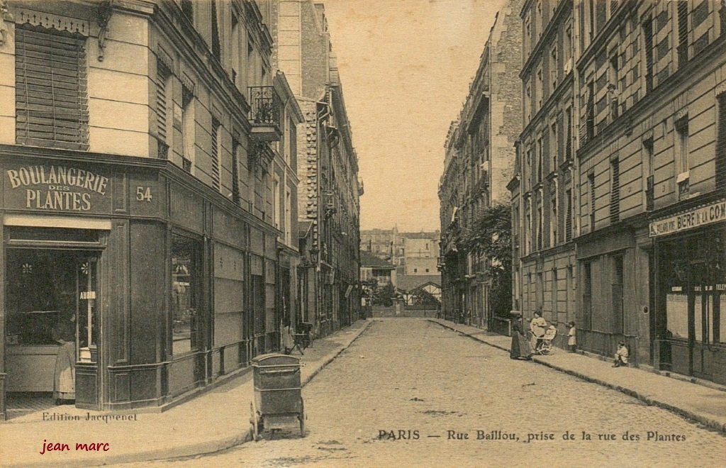 Paris XIVe - Rue Baillou prise de la rue des Plantes.jpg