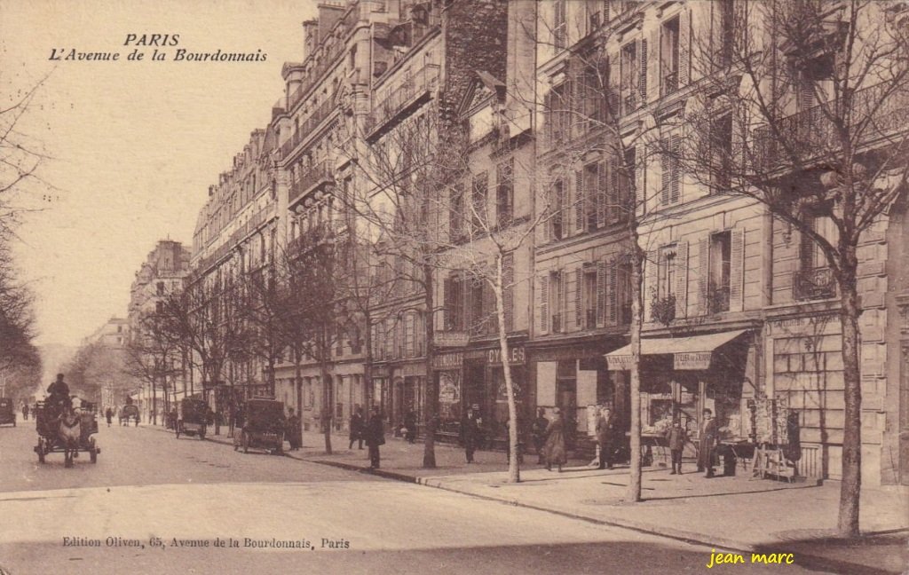 Paris VIIe - L'Avenue de la Bourdonnais.jpg
