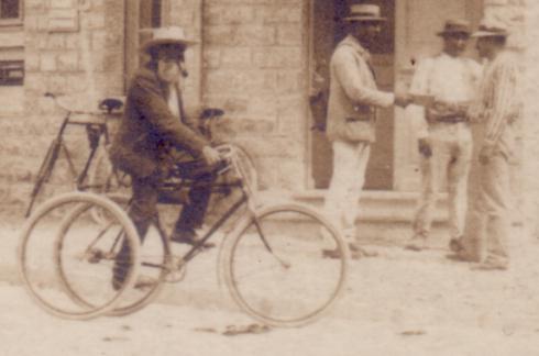 Batisse poste detail.JPG