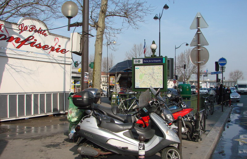 Porte de la Chapelle 2.jpg