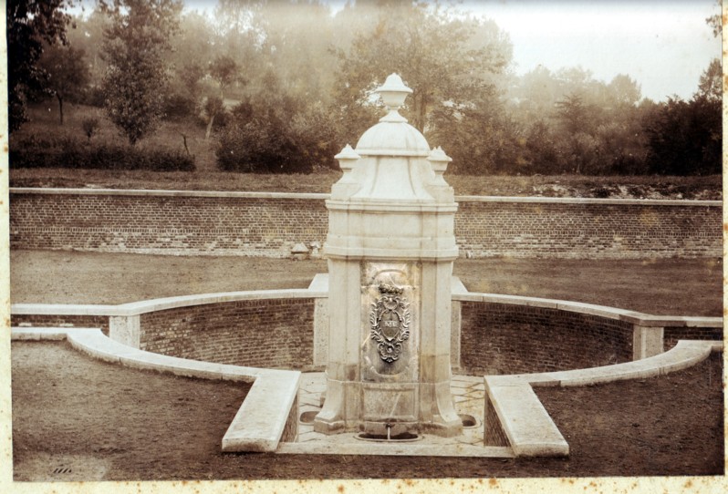 FONTAINE.jpg