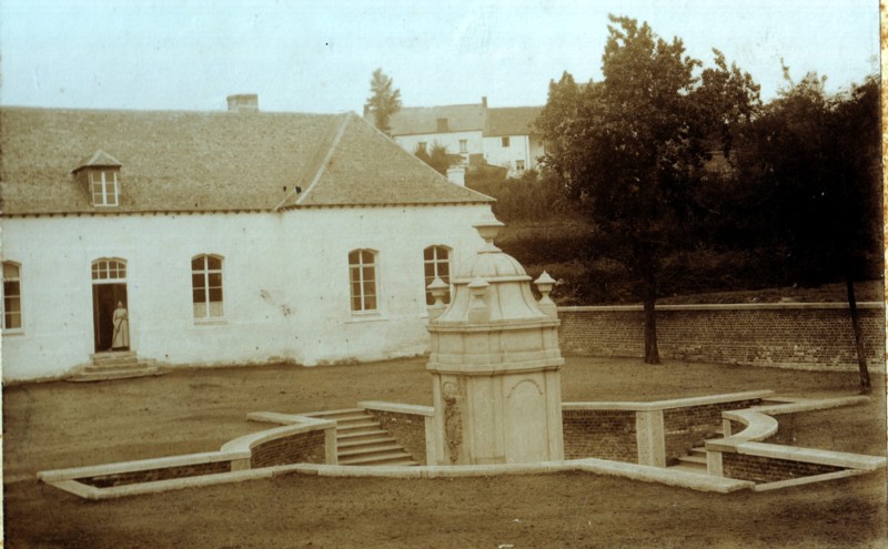 FONTAINE1.jpg