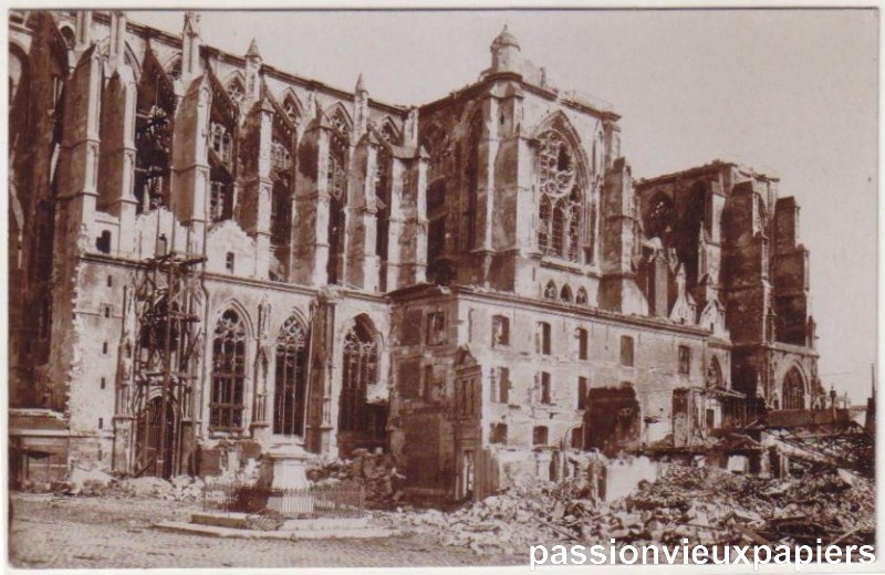 Cathdedrale ruines [F].JPG