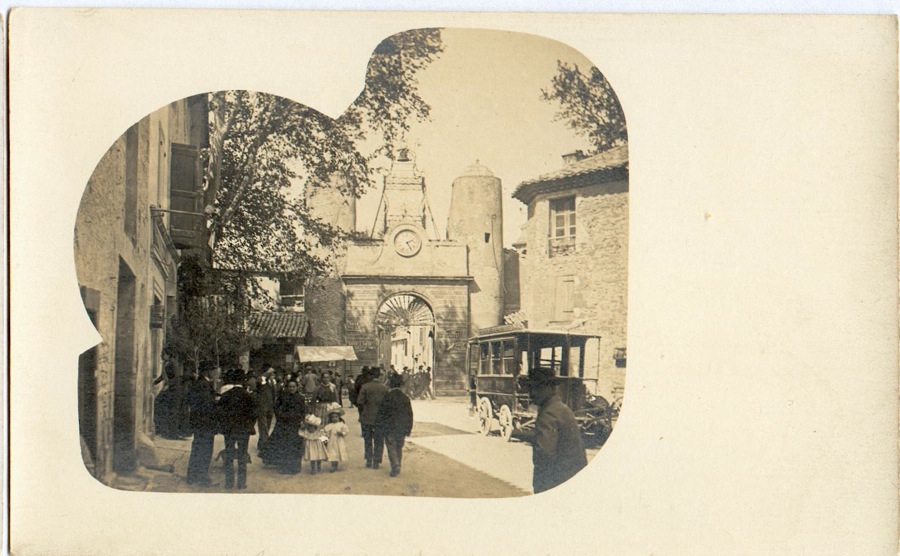 Inc50 porte monument.jpg