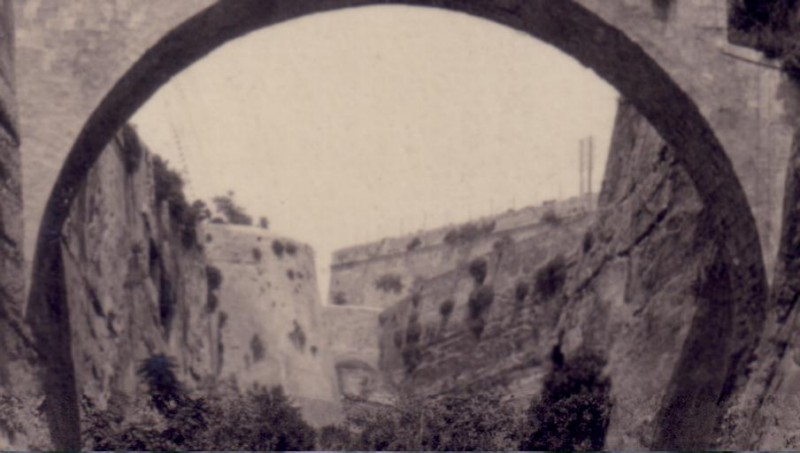 Fortifications pont detail.JPG