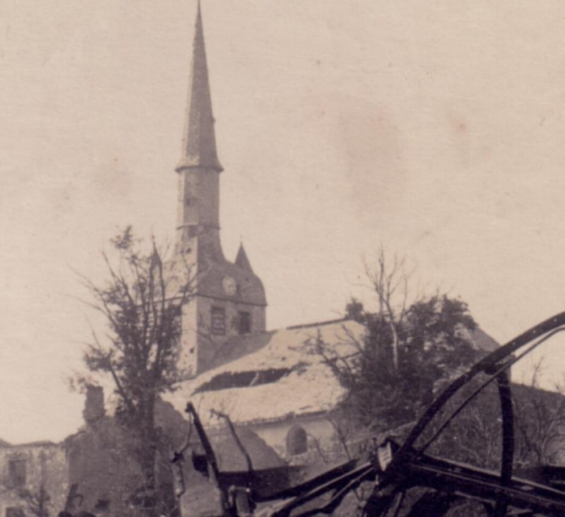 Eglise ruines detail .JPG