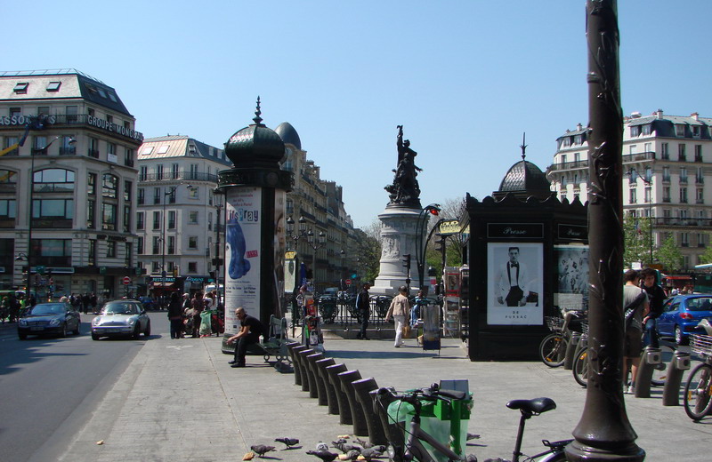 Place de Clichy 8.jpg