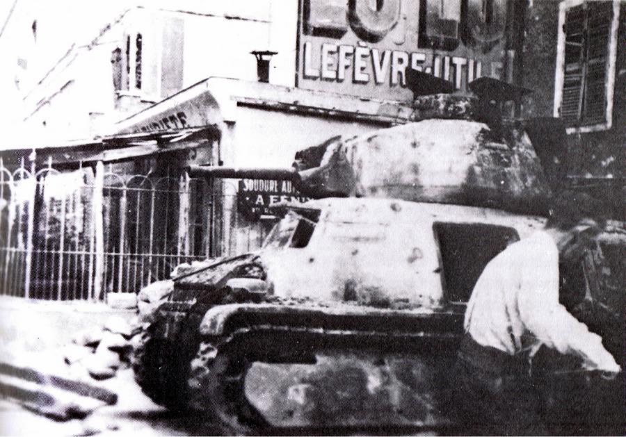 Char Somua S35 - Melun Août 1944.JPG