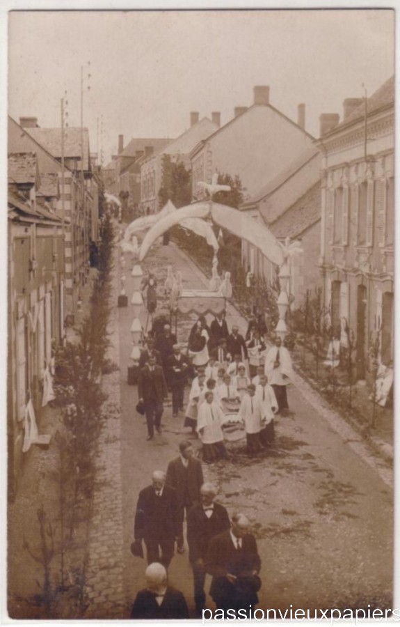 Procession [F].JPG