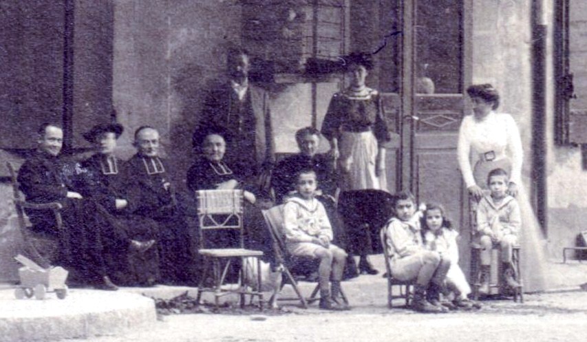 Villa aux curetons detail.JPG