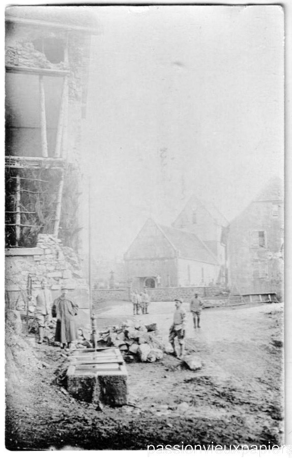 Village de R Eglise ecole [F].JPG