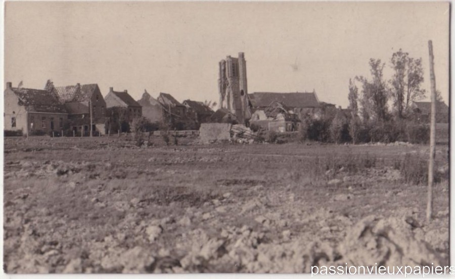 Eglise ruines village [F].JPG