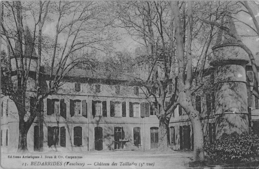 84 Bedarrides Chateau des Taillades.jpg