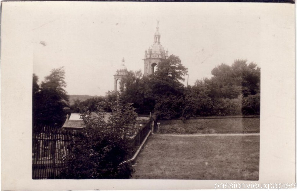 Eglise Chapelle dans les arbres [F].JPG