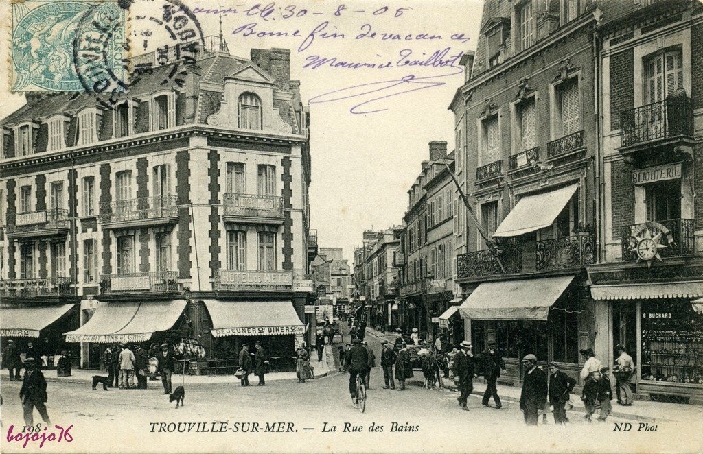 14-Trouville-Rue des Bains.jpg
