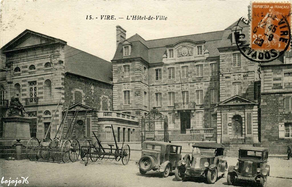 14-Vire-Hotel de Ville.jpg