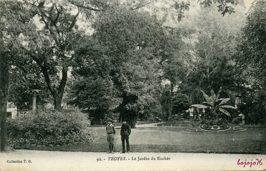 10-Troyes-Jardin du Rocher.jpg