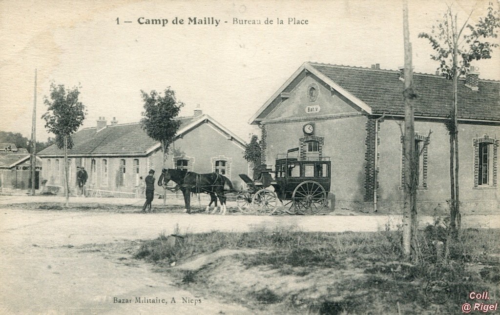 10-Camp-de-Mailly-Bureau-de-la-Place.jpg