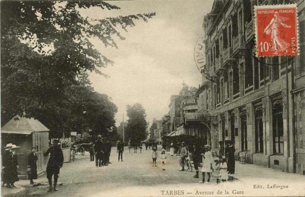 Z - Avenue de la Gare - R.jpg
