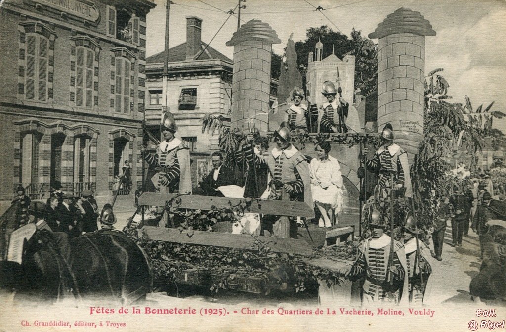 10-Troyes-Fetes-Bonneterie-1925-Char-Quartier-Vacherie.jpg
