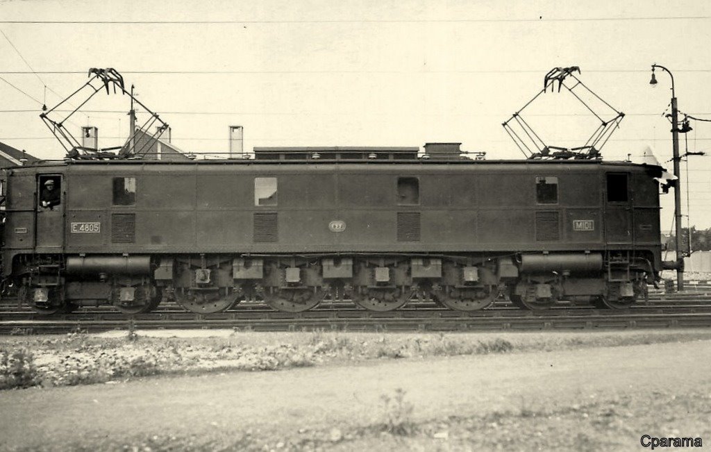 Loco 2D2 E. 4805.jpg