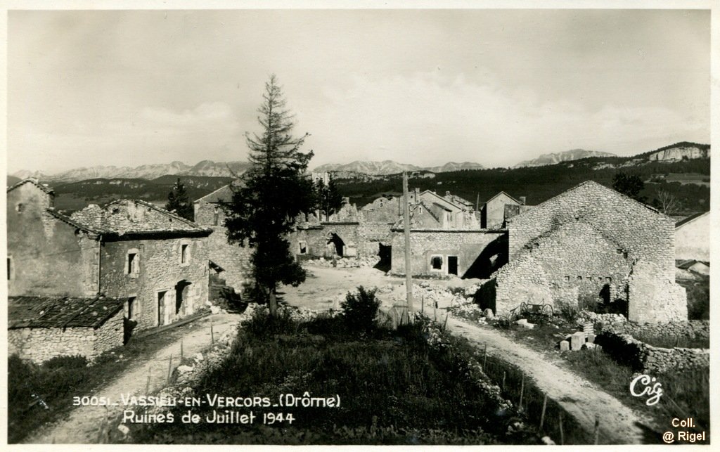 26-Vassieu-en-Vercors-Ruines-Juillet-1944-Edit-La-Cigogne-30051.jpg