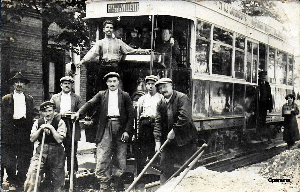 Les tramways de Paris.jpg