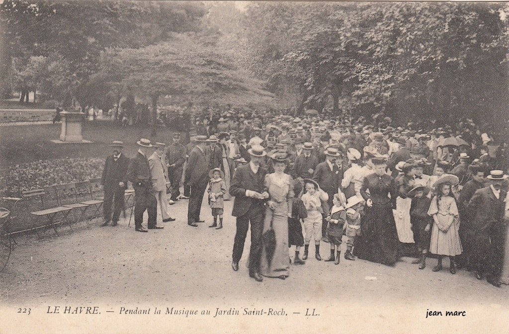 Le Havre - Pendant la musique au Jardin Saint-Roch.jpg