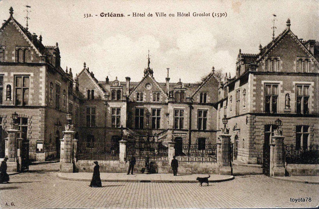 Orléans - hotel de Ville.jpg