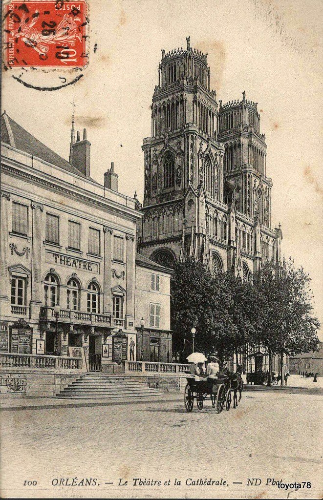 orleans théatre et cathedrale.jpg