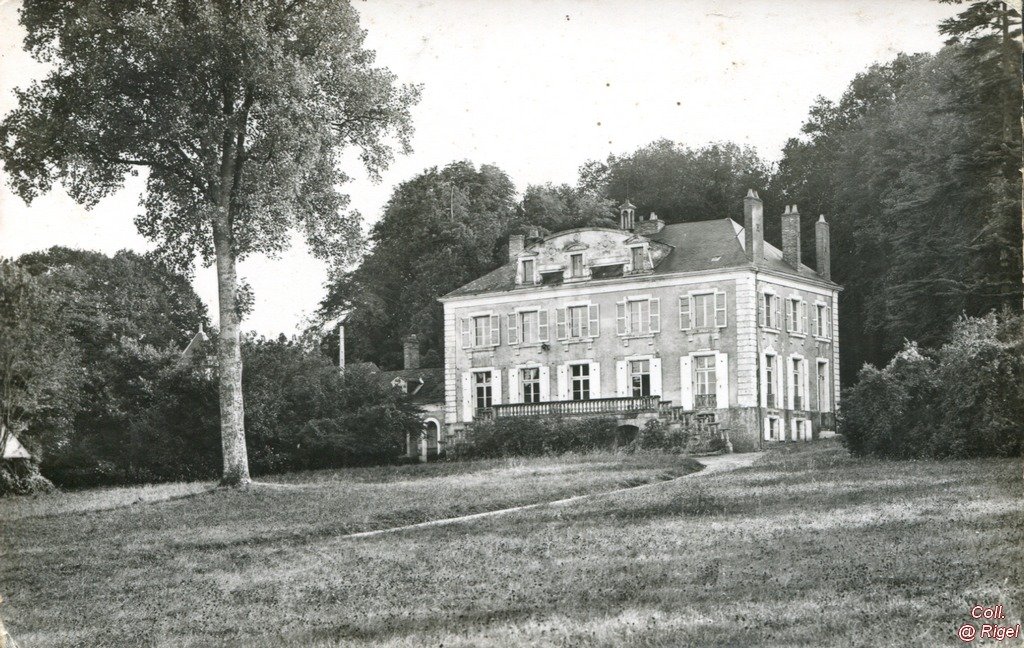 72-Pontvallain-Sarthe-Chateau-de-la-Boiviniere-8422-Phot-Georget-Dolbeau.jpg