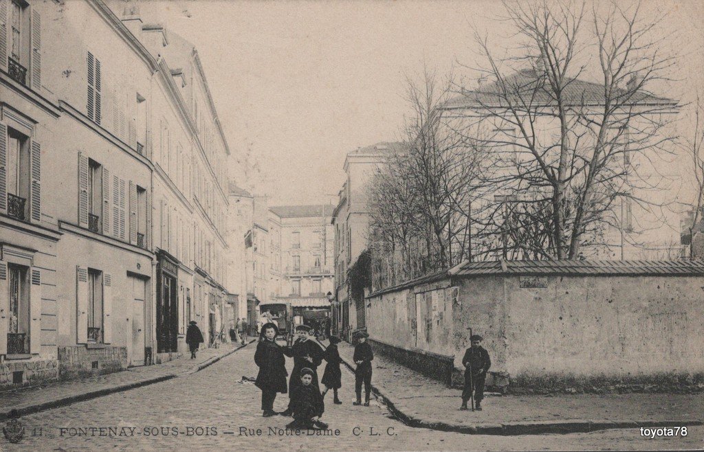 Fontenay-rue notre-dame.jpg