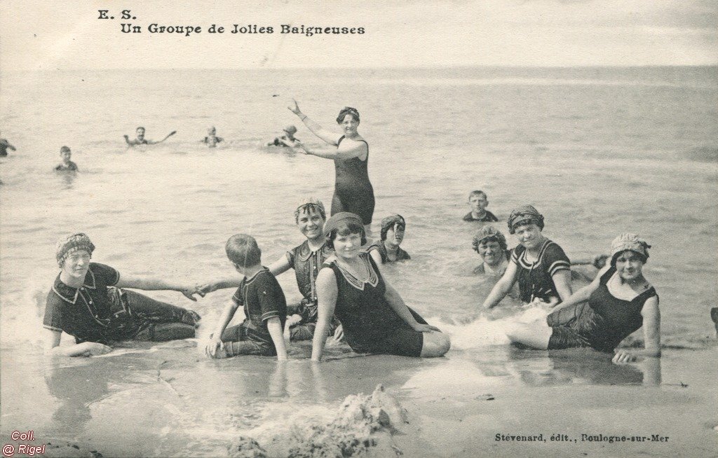 62-Boulogne-sur-Mer-Un-Groupe-de-Jolies-Baigneuses.jpg