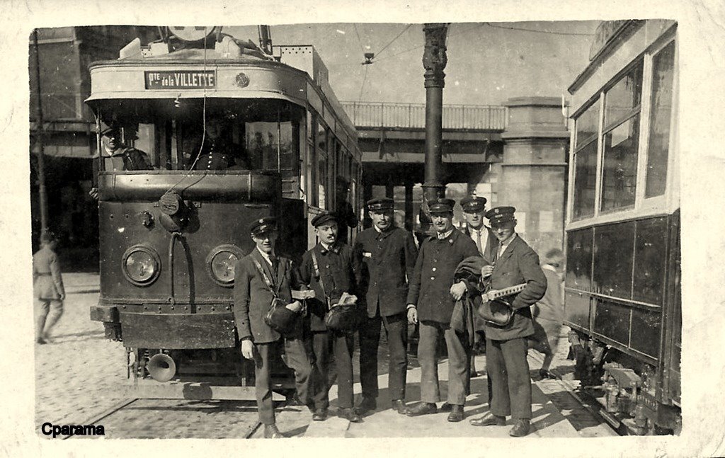 Les tramways de Paris.jpg