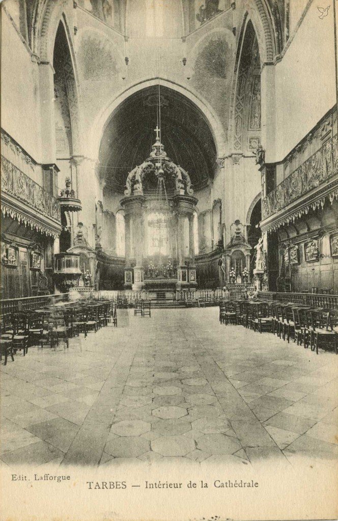 Z - Interieur de la Cathedrale vue 2.jpg