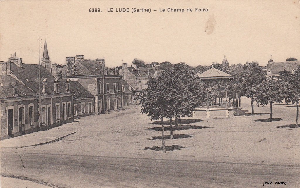 Le Lude - Le Champ de Foire.jpg