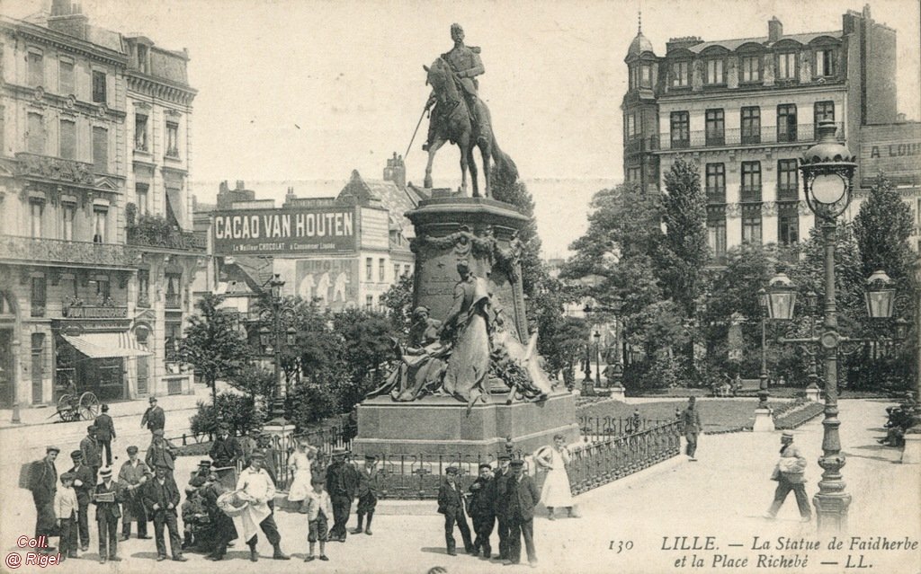 59-Lille-Statue-de-Faidherbe-Place-Richebe.jpg
