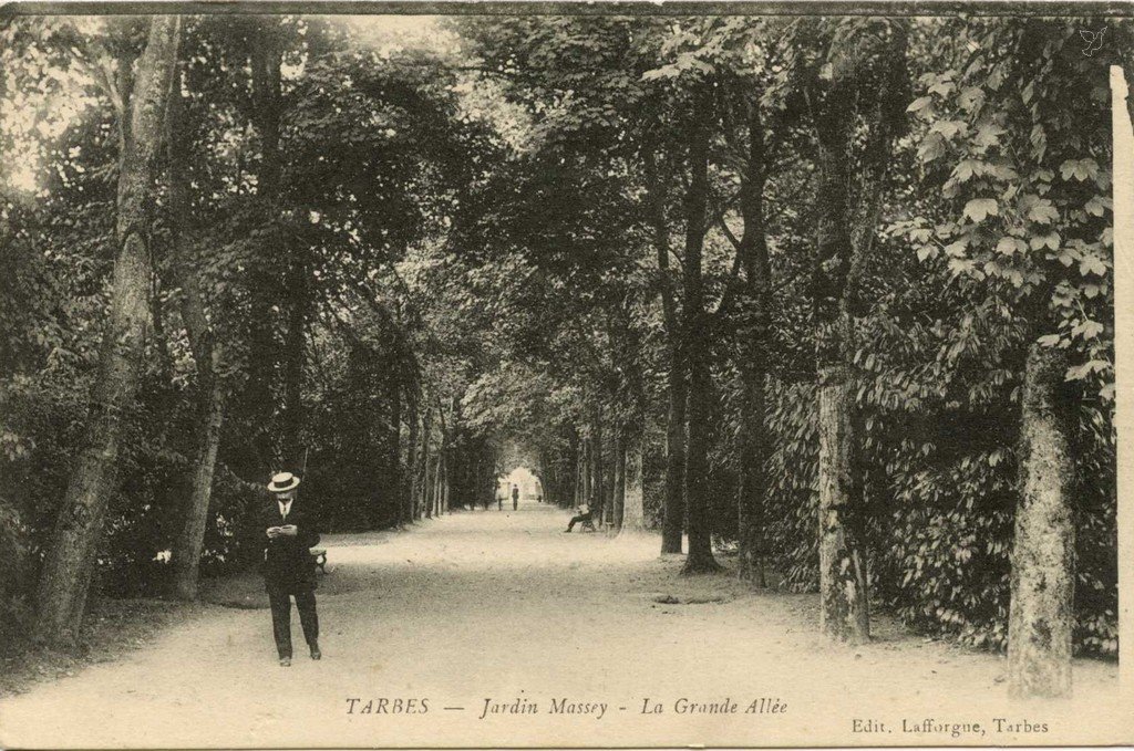 Z - Jardin Massey - La Grande Allée.jpg