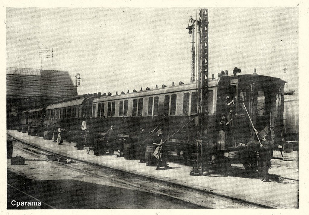 Les Métiers du Rail (81) Chantier de lavage.jpg