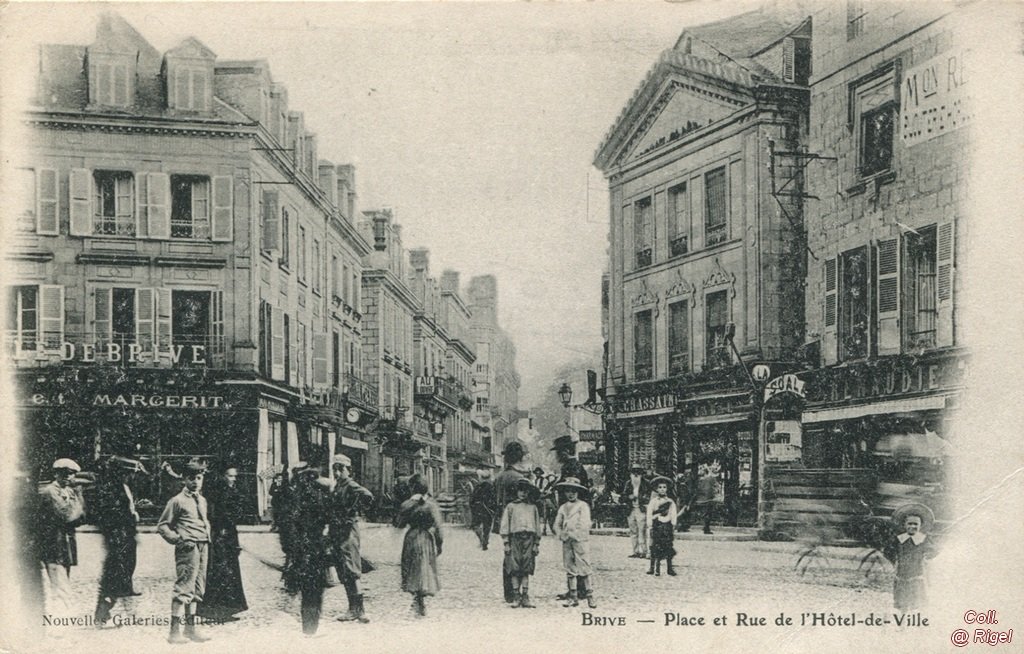 19-Brive-Place-et-rue-de-l-hotel-de-ville.jpg