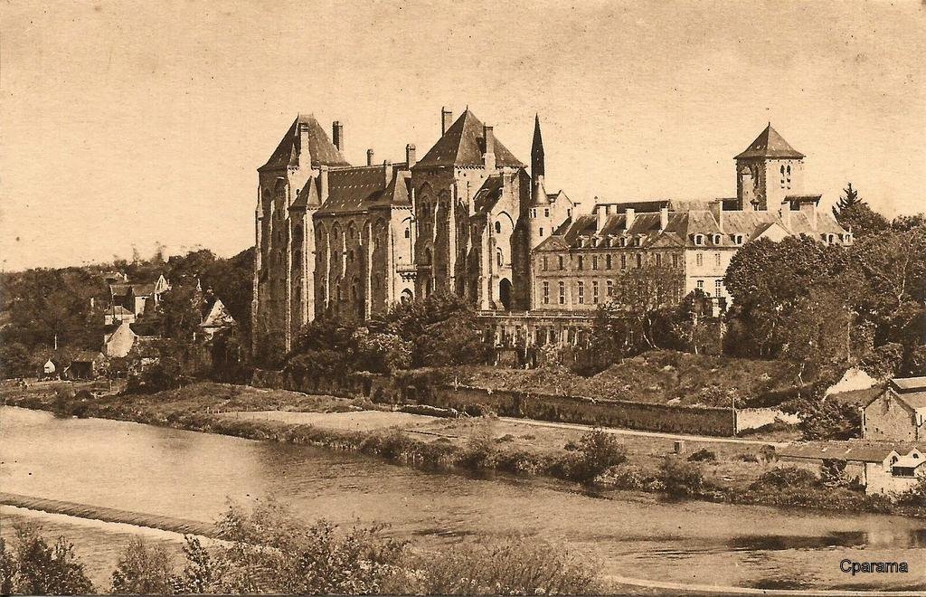 Saint-Pierre de Solesmes (72) 2.jpg