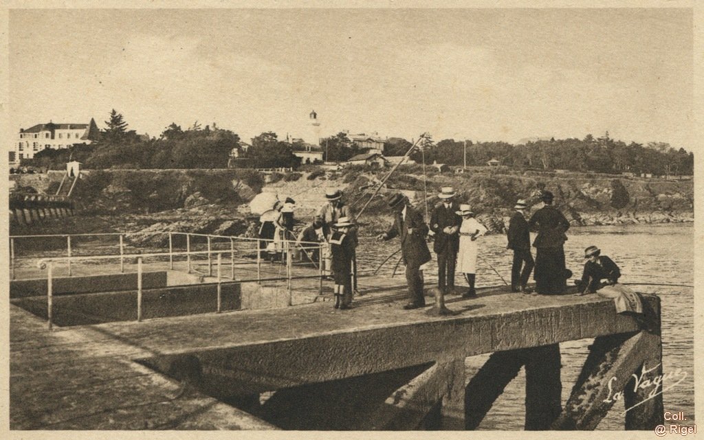 44-Pornic-La-Peche-sur-l-Estacade-Edition-La-Vague-Pornic.jpg