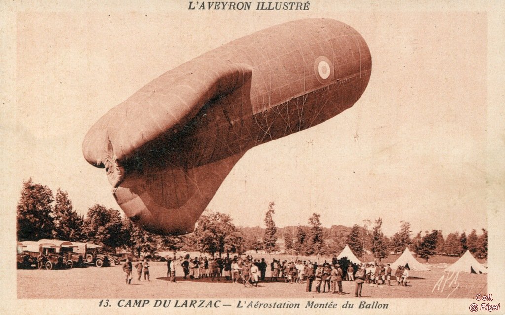 12-Camp-du-Larzac-Aerostation-montee-du-Ballon-13-APA-Edition-Vitalis.jpg
