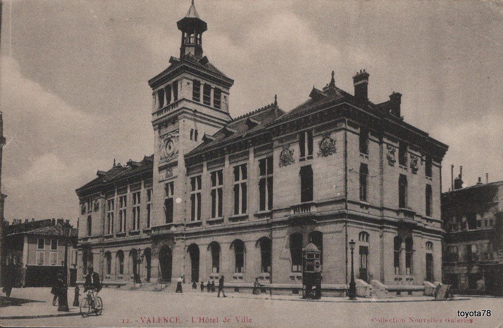 Valence - hotel de ville.jpg