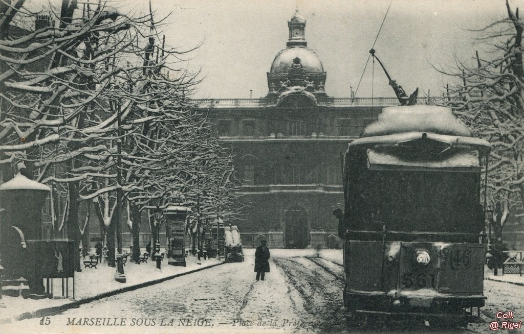 13-Marseille-sous-la-Neige-Place-de-la-Prefecture-LL-15.jpg