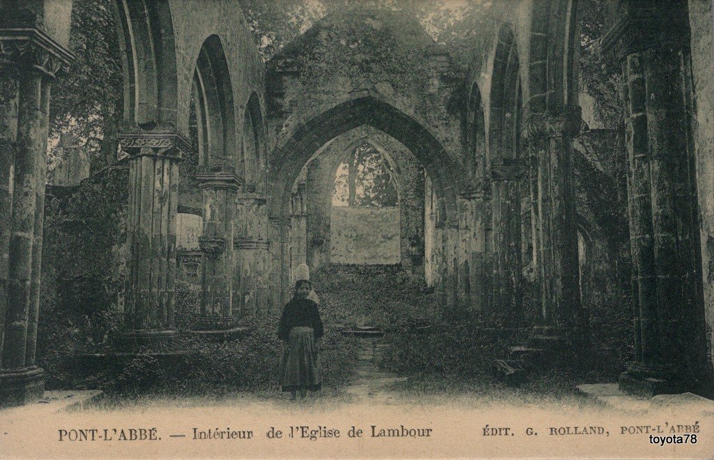 Pontl'Abbé- intérieur église.jpg